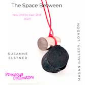 Ausstellung The Space Between in der magan gallery london